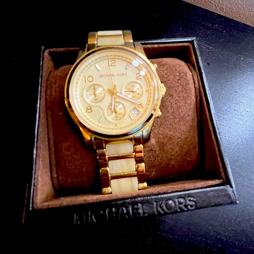 Women’s Gold Ceramic Watch